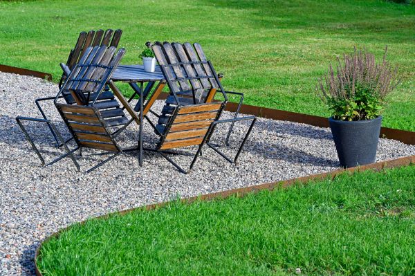 Metal Edging Installation in Simi Valley