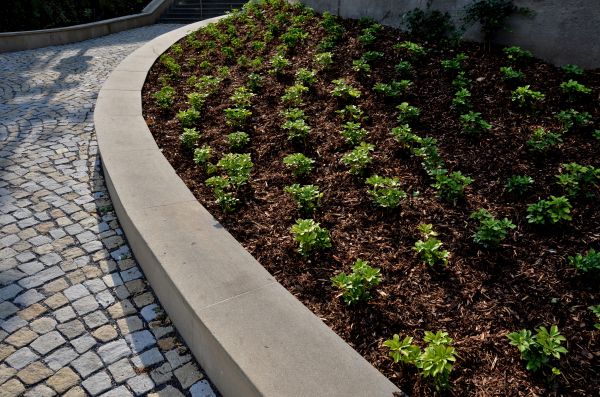 Commercial Mulching in Simi Valley